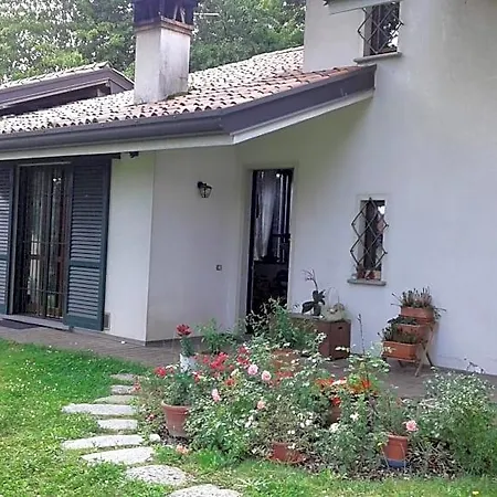 Elleboro Bed & Breakfast Carugo