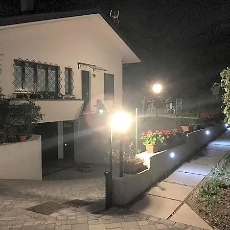Elleboro Nocleg ze śniadaniem 3*