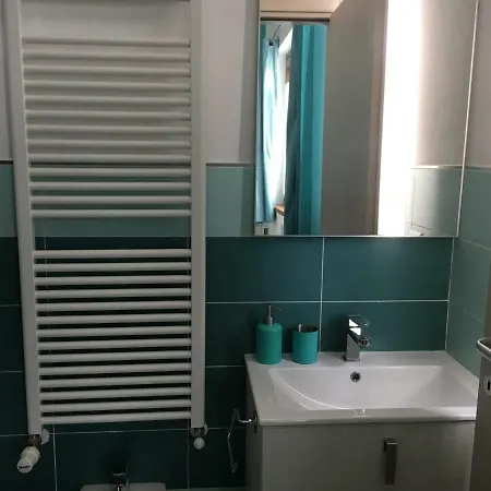 Elleboro Nocleg ze śniadaniem Carugo